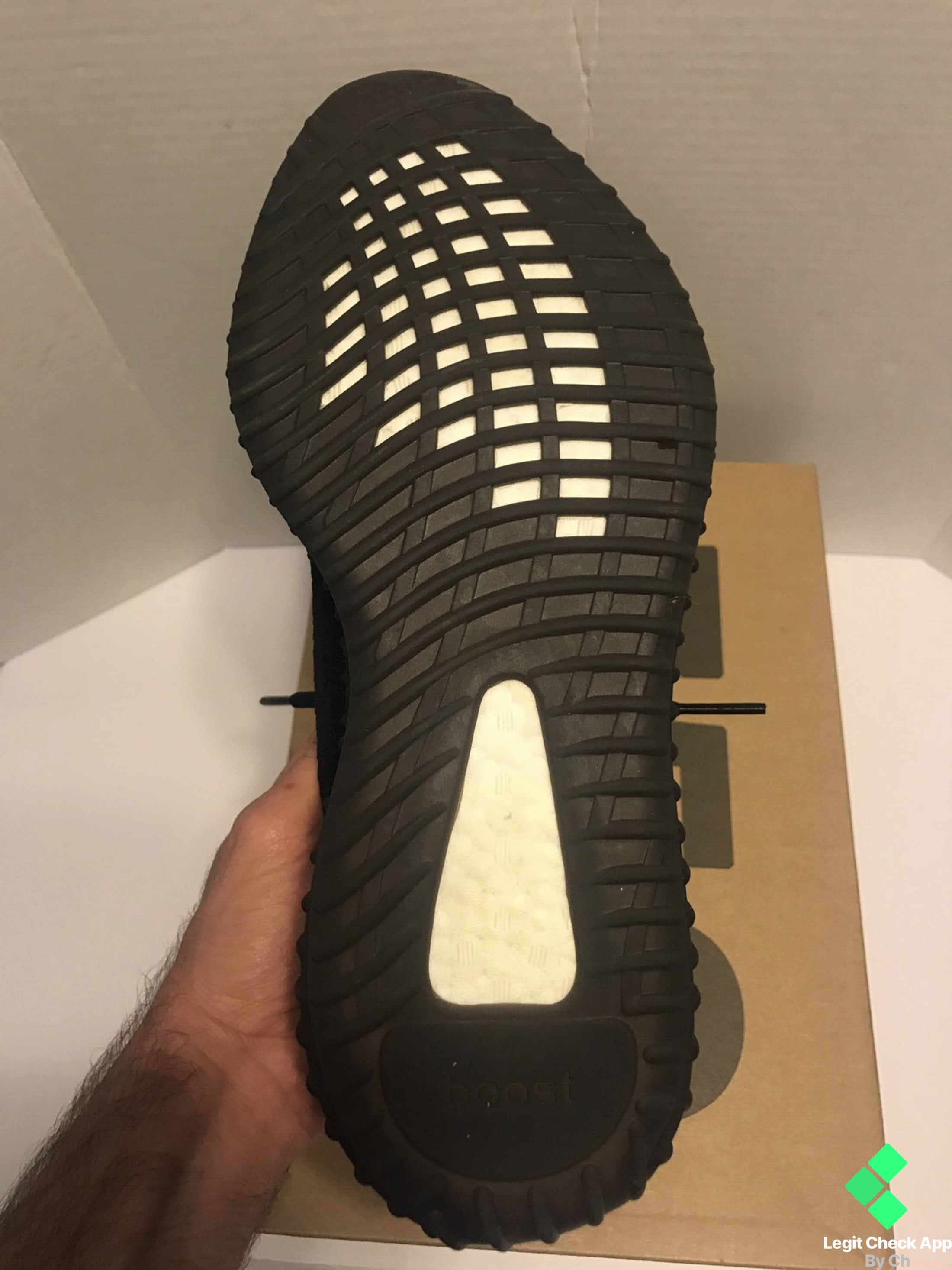 sole of yeezy boost 350 v2